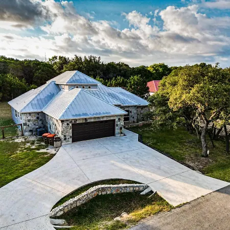 Lakeview Luxury